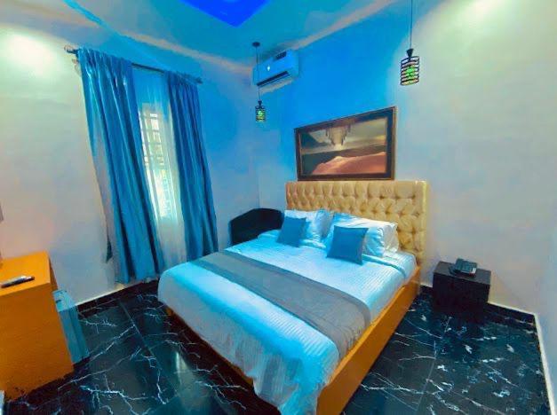 West Wing Hotel Lagos Exterior photo